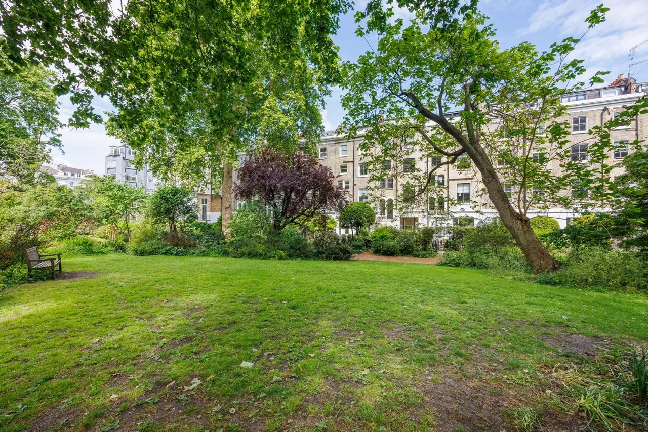 Ladbroke Gardens, London, W11, photo 21