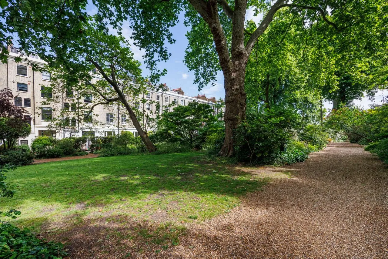 Ladbroke Gardens, London, W11, photo 20