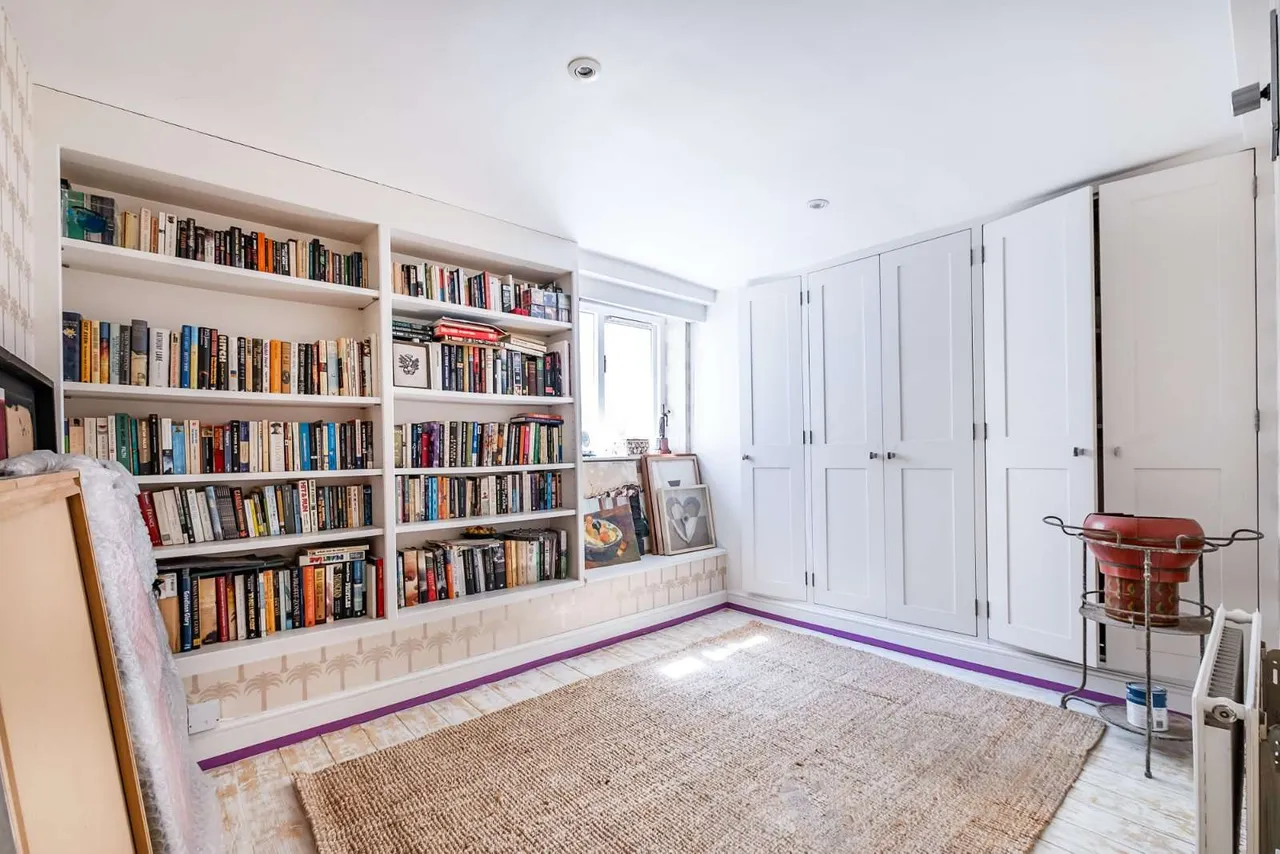 Ladbroke Gardens, London, W11, photo 13