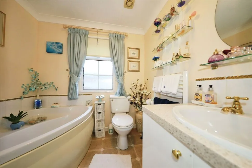 Holyhead Road, Albrighton, Staffordshire, WV7, photo 12