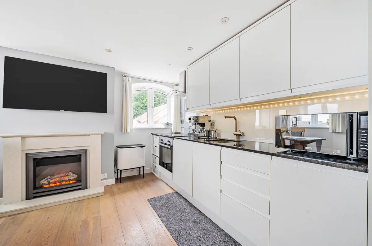 Pulborough, RH20, photo 5