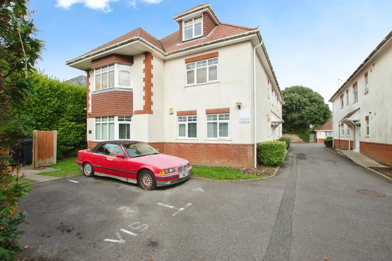 2 bed flat for sale, Seafield Road, Bournemouth, BH6