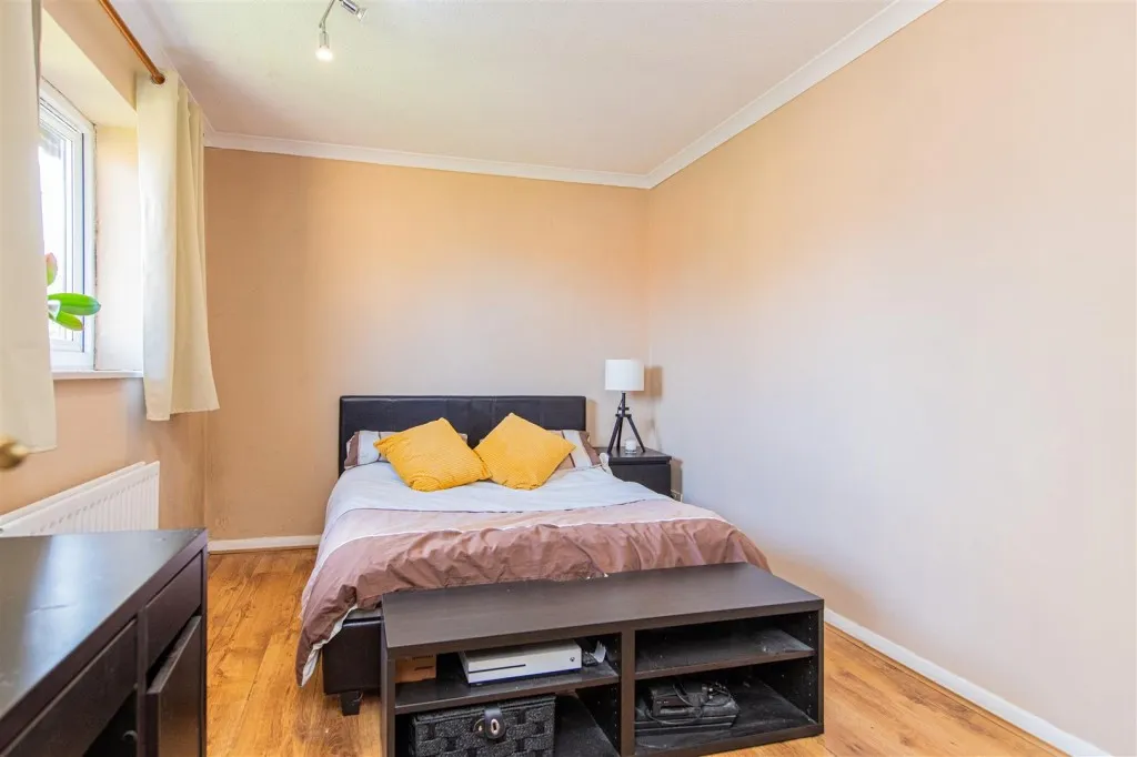 Walsingham Avenue, Kettering, photo 11