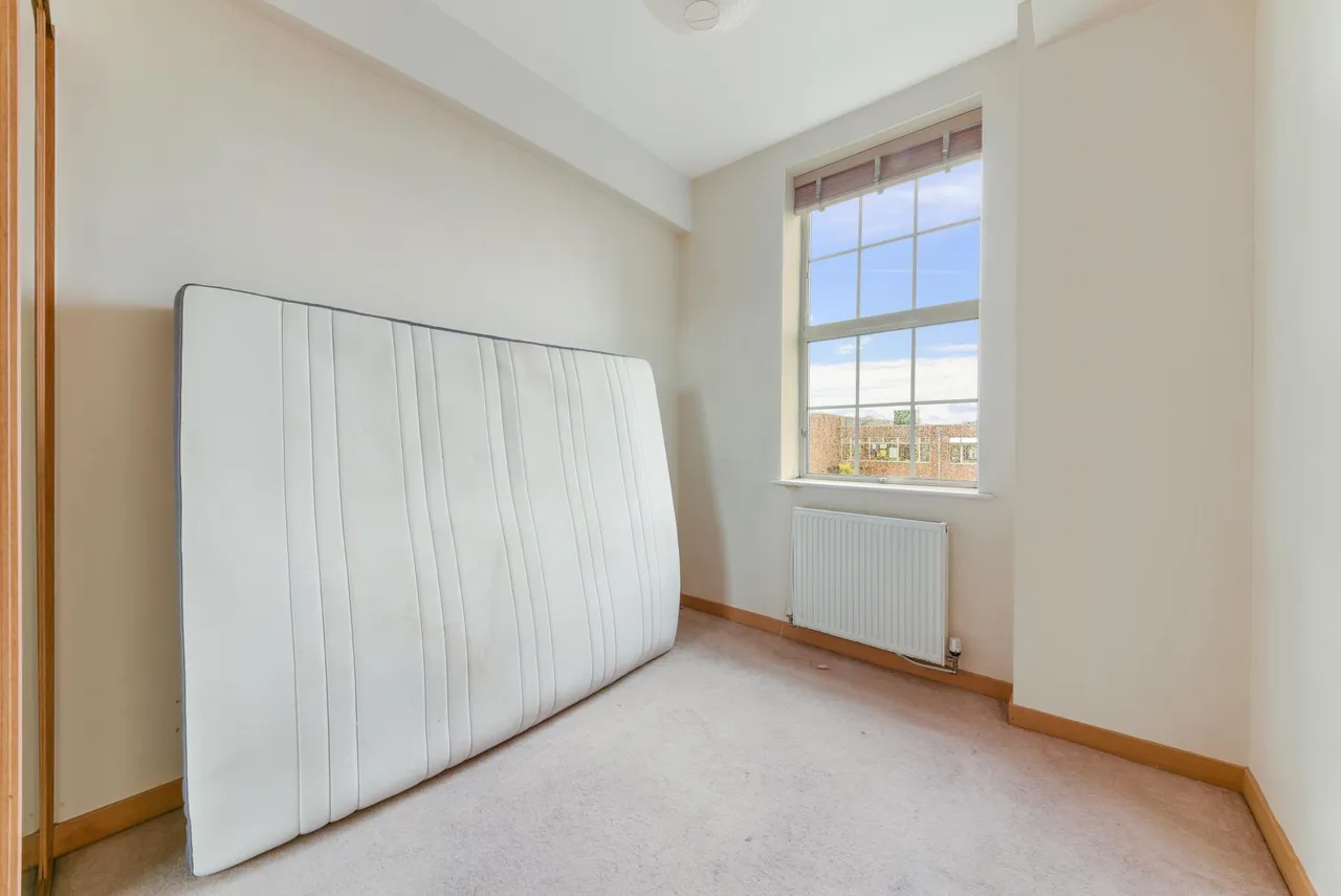 Academy Court, London, RM8, photo 5