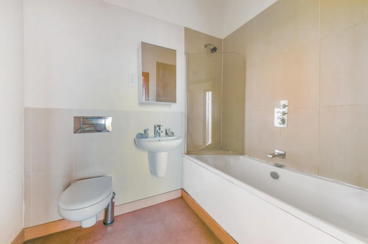 Academy Court, London, RM8, photo 6