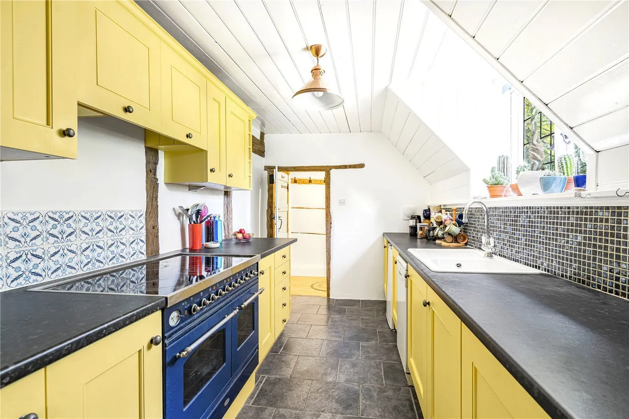 Oxford Road, Woodcote, RG8, photo 9