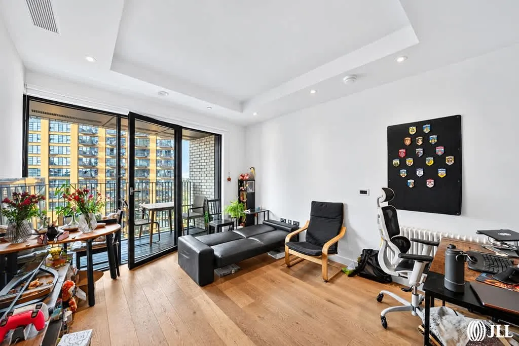 1 bed flat for sale, City Island Way, London, E14