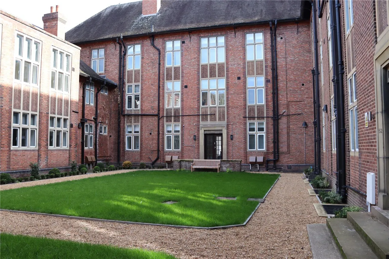St. Marys Gate, Derby, DE1, photo 25