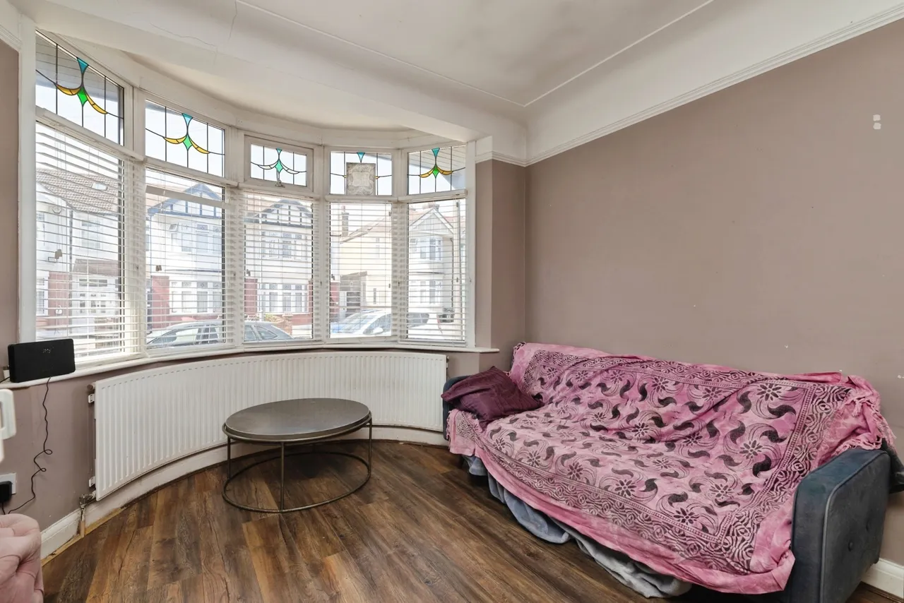 Waterloo Road, Barkingside, Ilford, IG6, photo 4