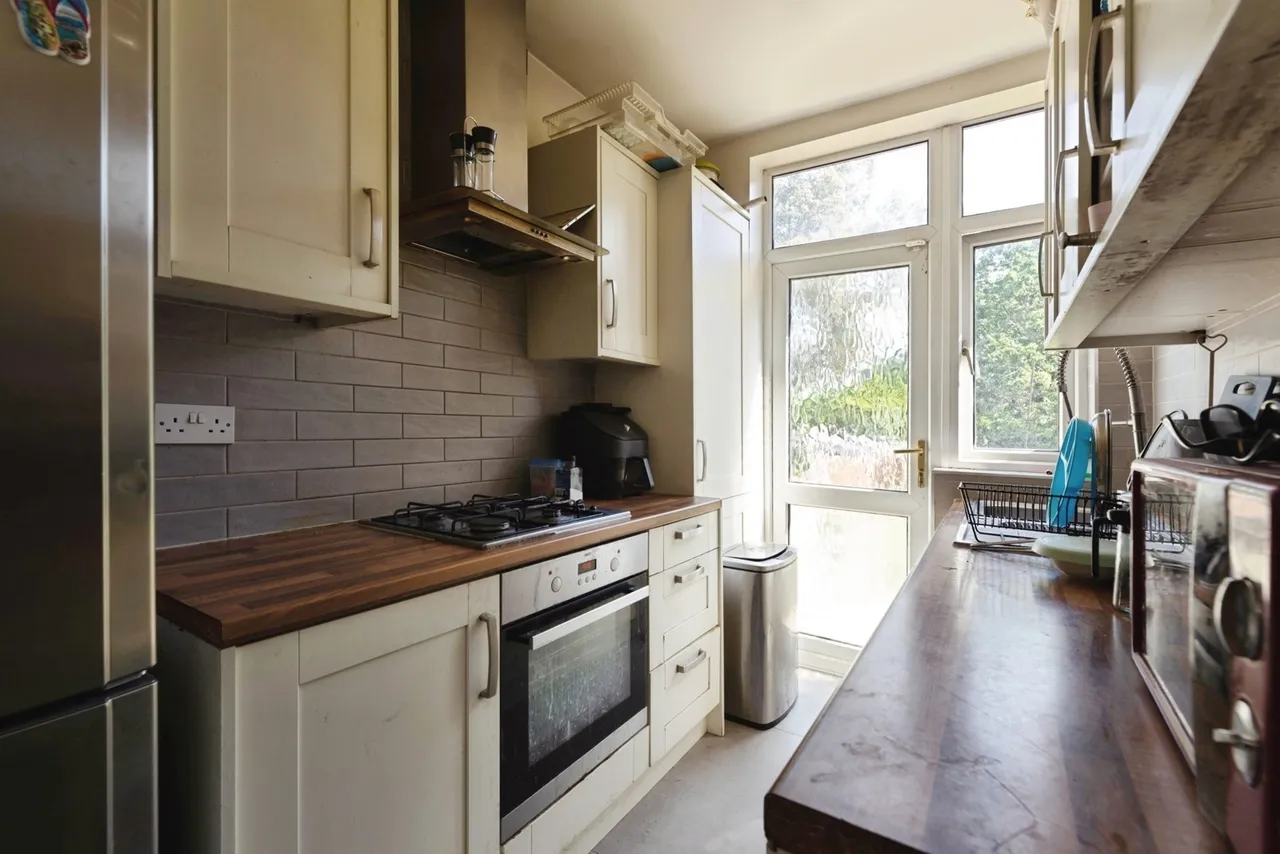 Waterloo Road, Barkingside, Ilford, IG6, photo 6
