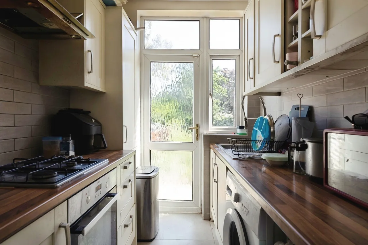 Waterloo Road, Barkingside, Ilford, IG6, photo 5