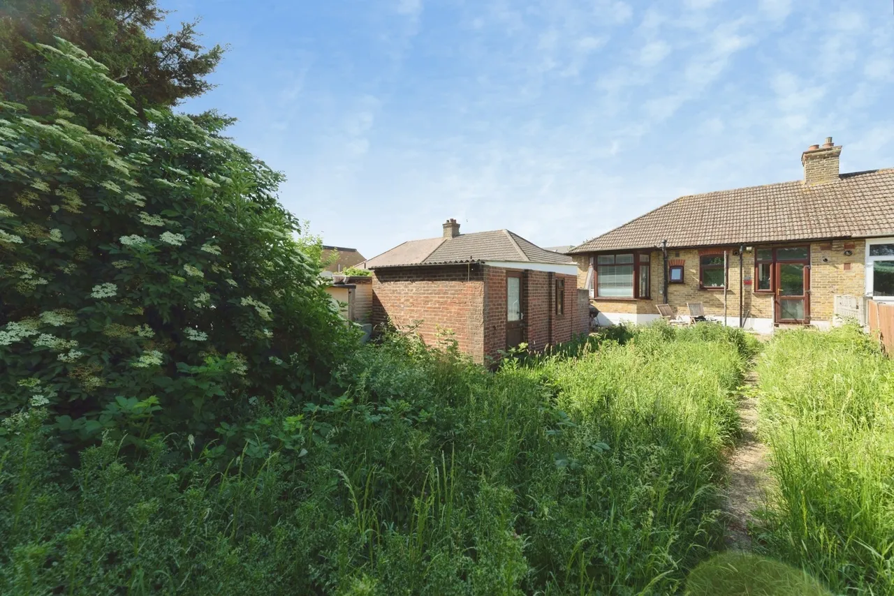 Waterloo Road, Barkingside, Ilford, IG6, photo 17