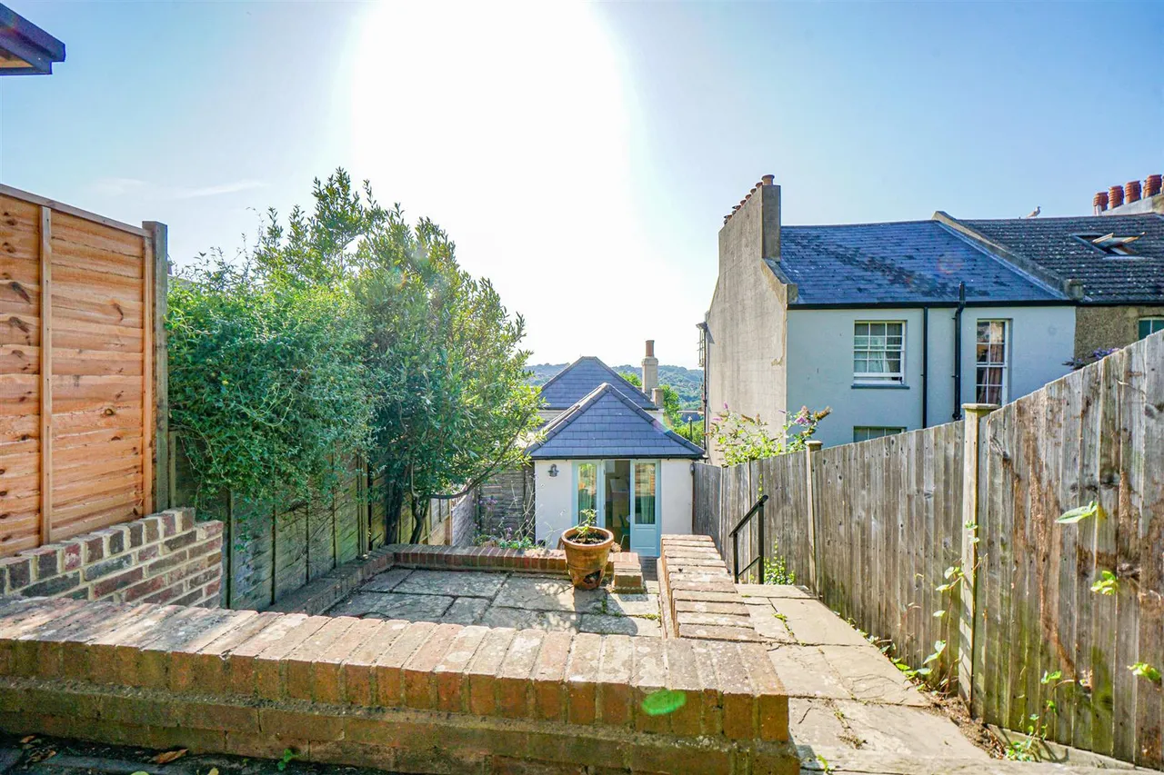 St. Marys Terrace, Hastings, photo 32