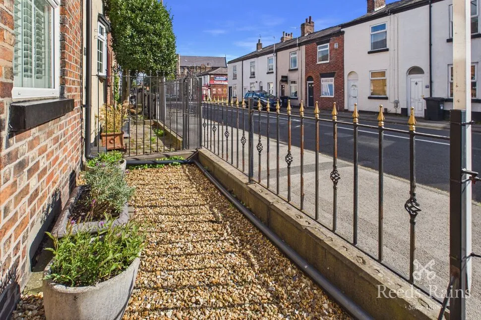 Chester Road, Macclesfield, SK11, photo 32