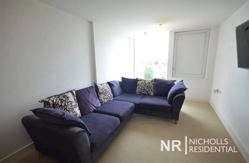 Station Approach, Epsom, KT19, photo 2