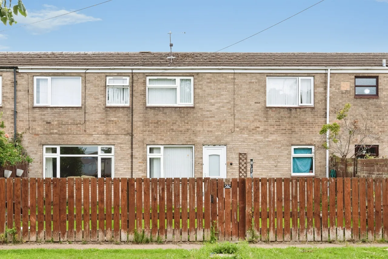 4 bed house for sale — Axminster Close, Bransholme, Hull