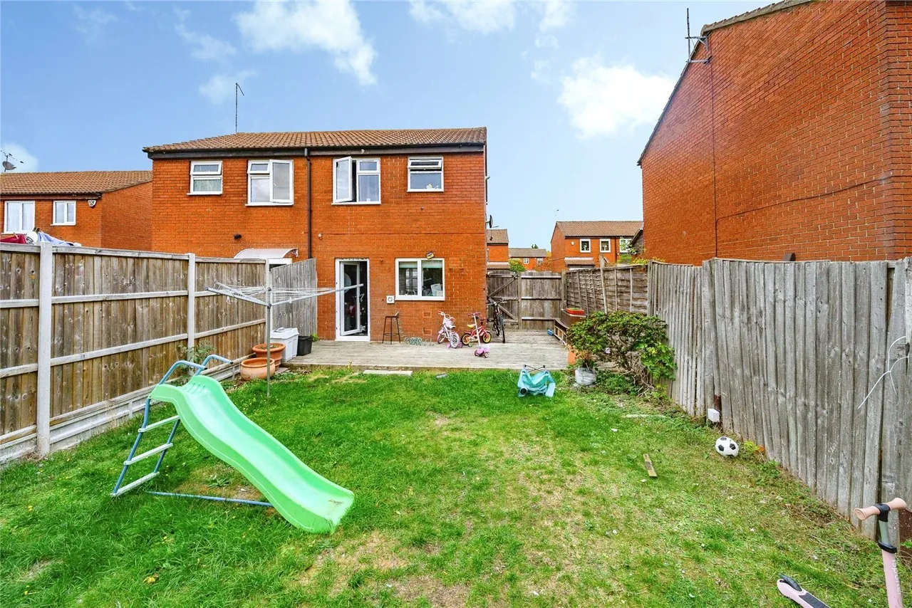 Swallow Close, Luton, LU4, photo 9