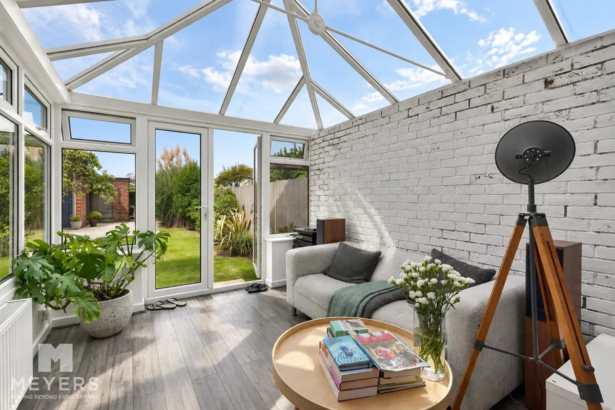 Southwick Road, Bournemouth, BH6, photo 6
