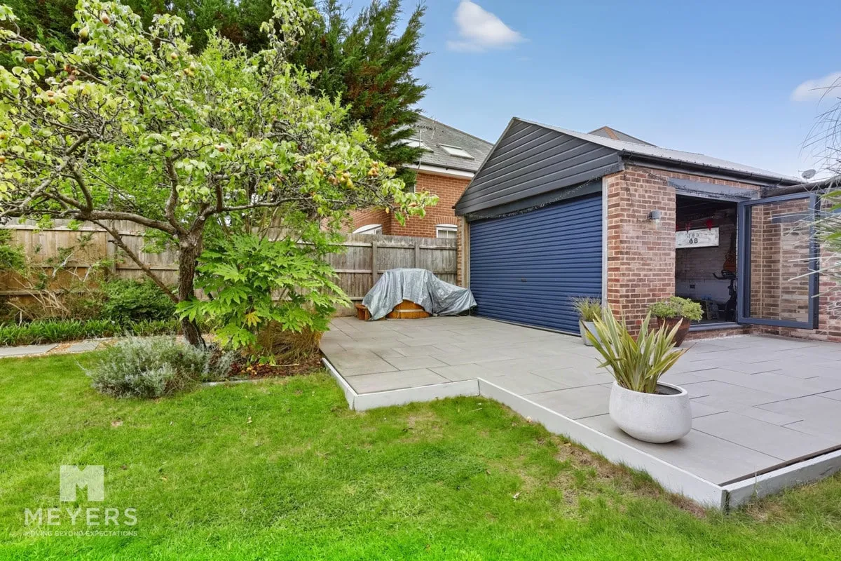 Southwick Road, Bournemouth, BH6, photo 9