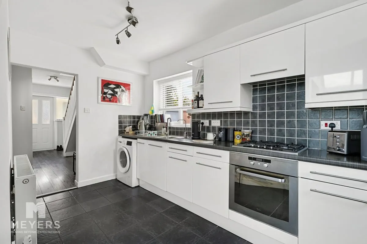 Southwick Road, Bournemouth, BH6, photo 16