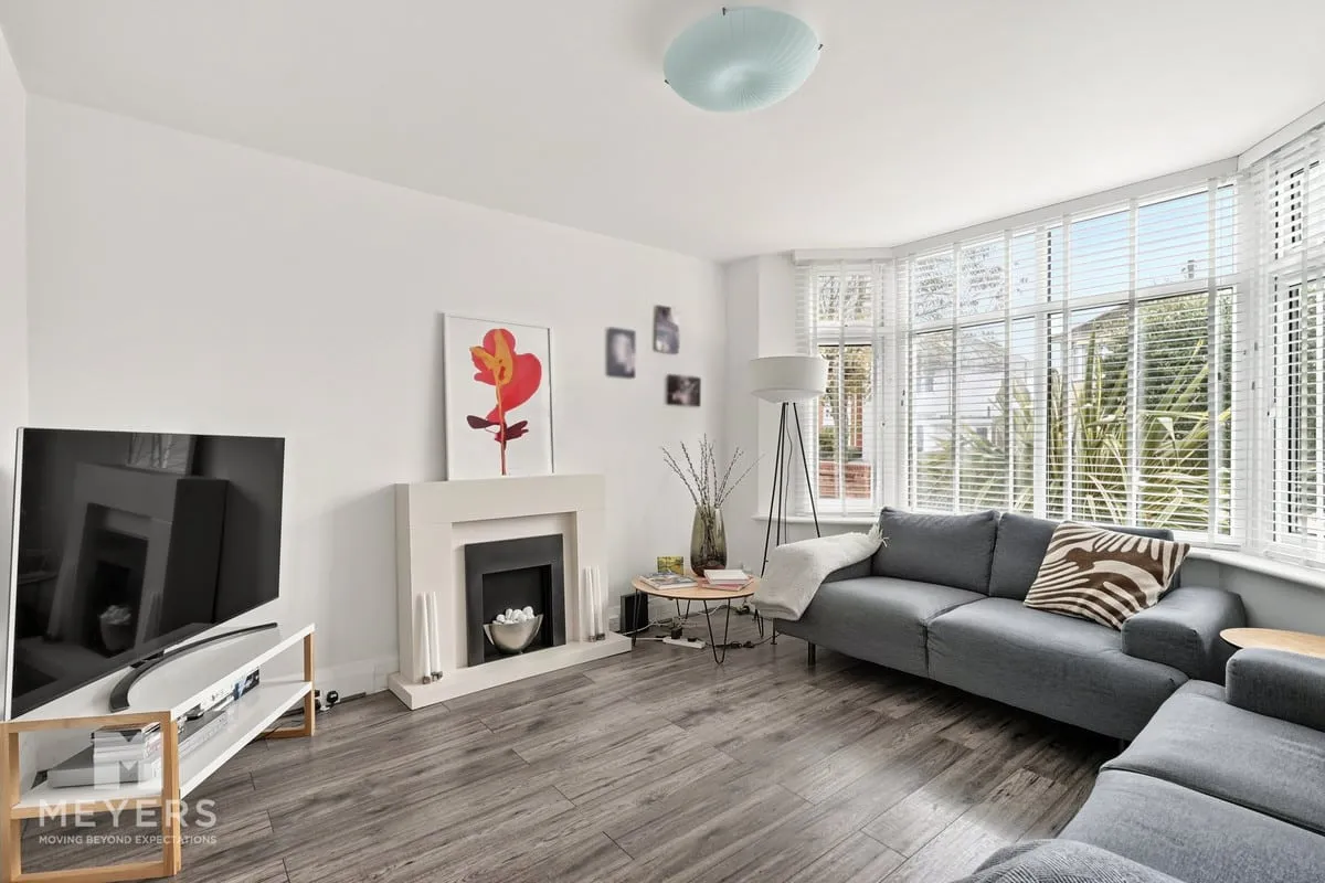 Southwick Road, Bournemouth, BH6, photo 3
