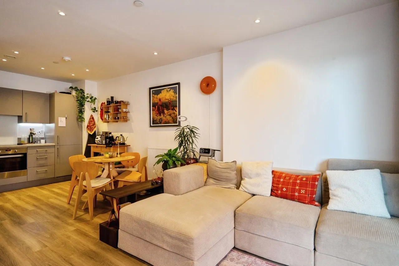 Wren House, Frank Searle Passage, Walthamstow, E17, photo 8