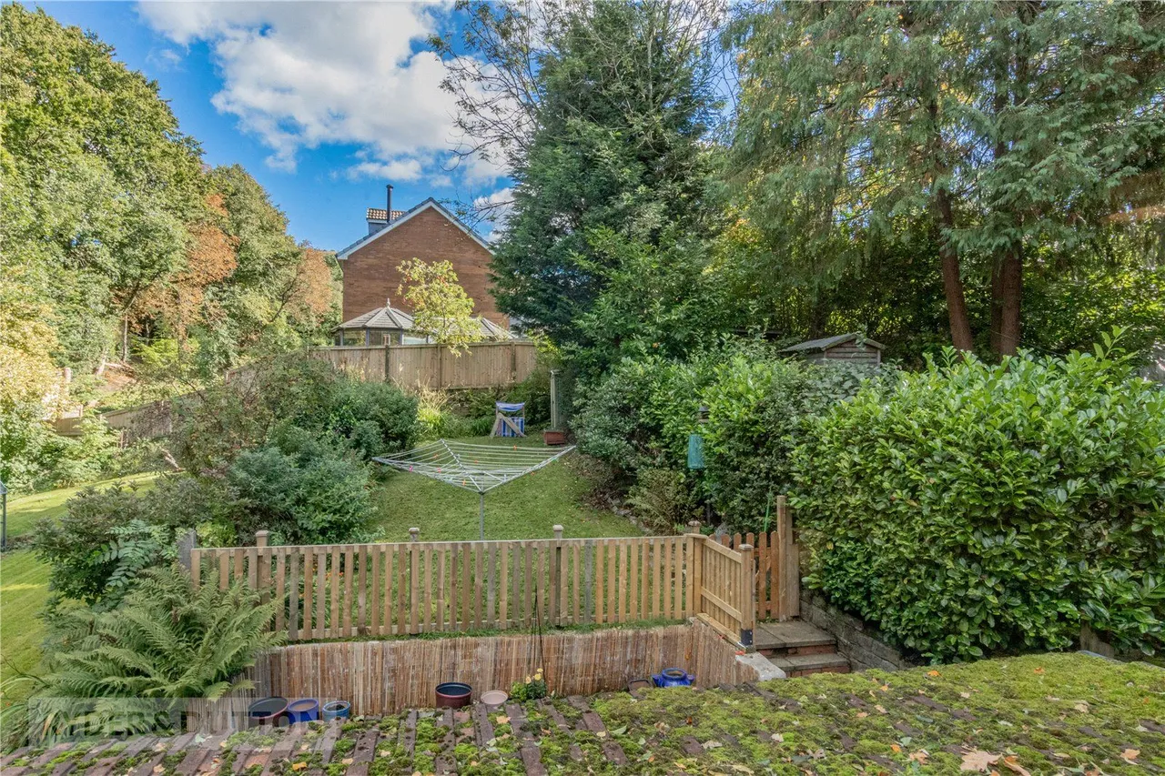 Grove Road, Uppermill, OL3, photo 21