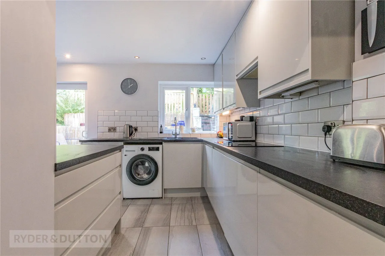 Grove Road, Uppermill, OL3, photo 9
