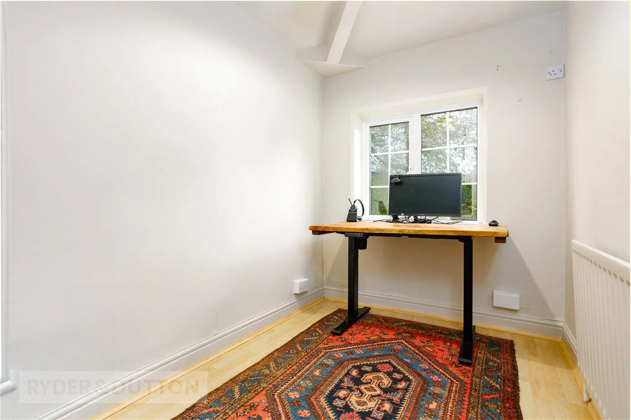 Grove Road, Uppermill, OL3, photo 15