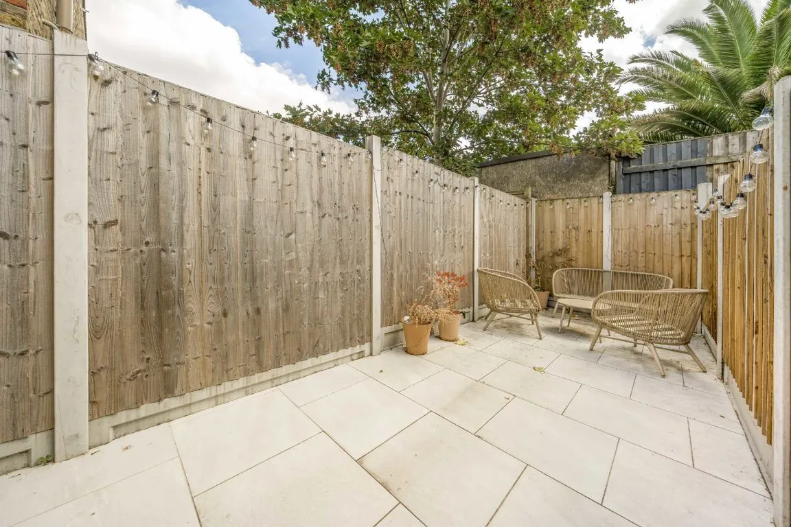 Aslett Street, SW18, photo 3