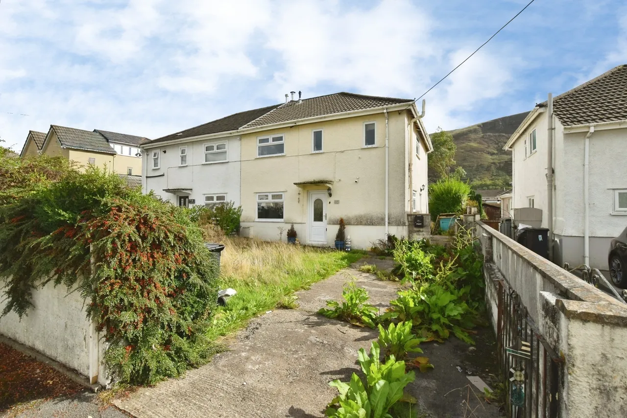 3 bed house for sale, Wade Avenue, Ystalyfera, SA9