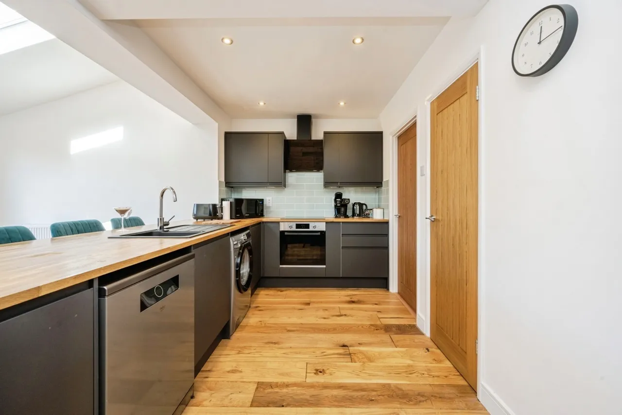 Salcombe Close, Bedford, Bedfordshire, MK40, photo 28