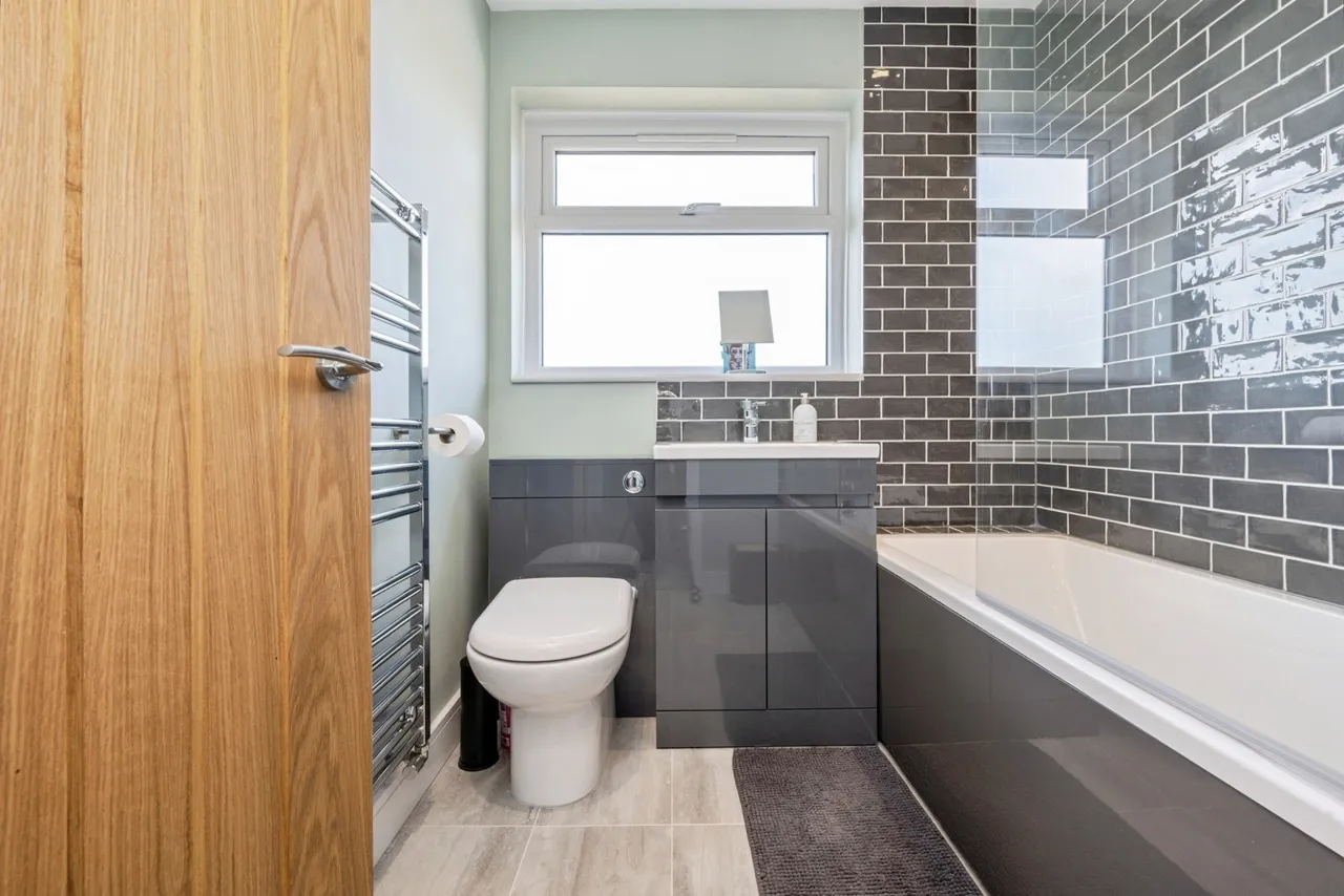 Salcombe Close, Bedford, Bedfordshire, MK40, photo 23