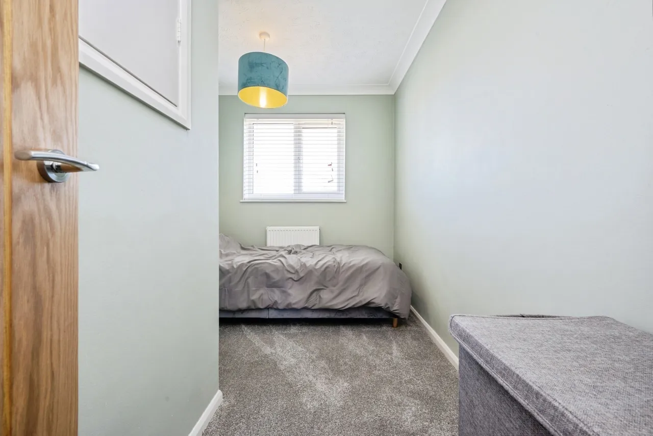 Salcombe Close, Bedford, Bedfordshire, MK40, photo 22