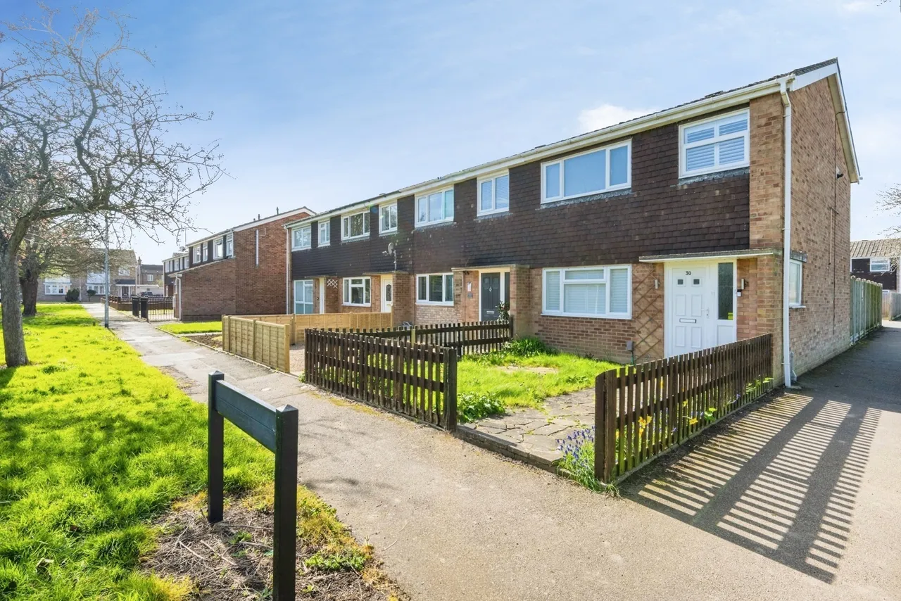 Salcombe Close, Bedford, Bedfordshire, MK40, photo 24