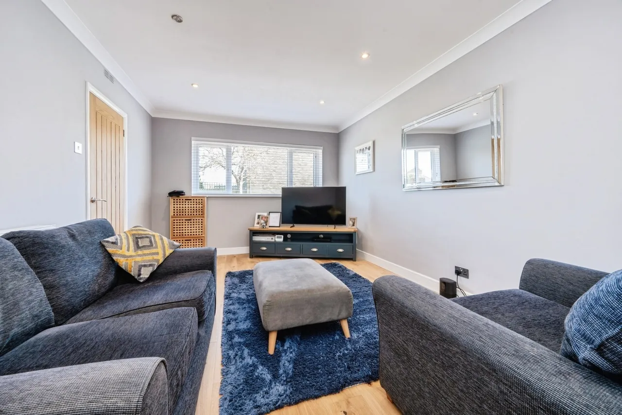 Salcombe Close, Bedford, Bedfordshire, MK40, photo 2