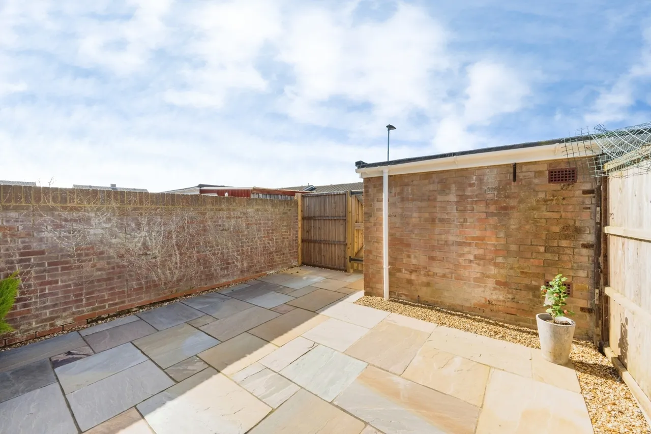 Salcombe Close, Bedford, Bedfordshire, MK40, photo 19