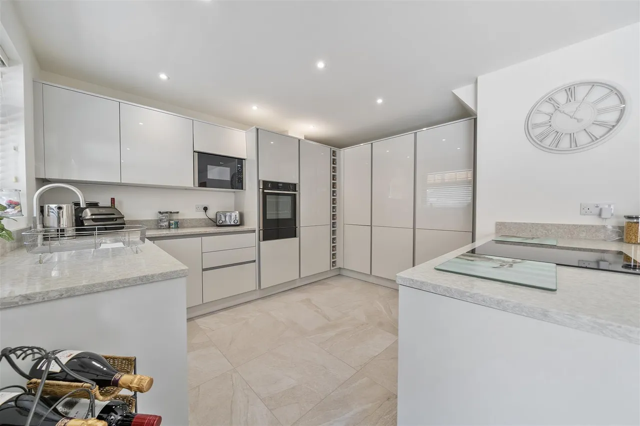 Pitchpond Road, Warsash, photo 4