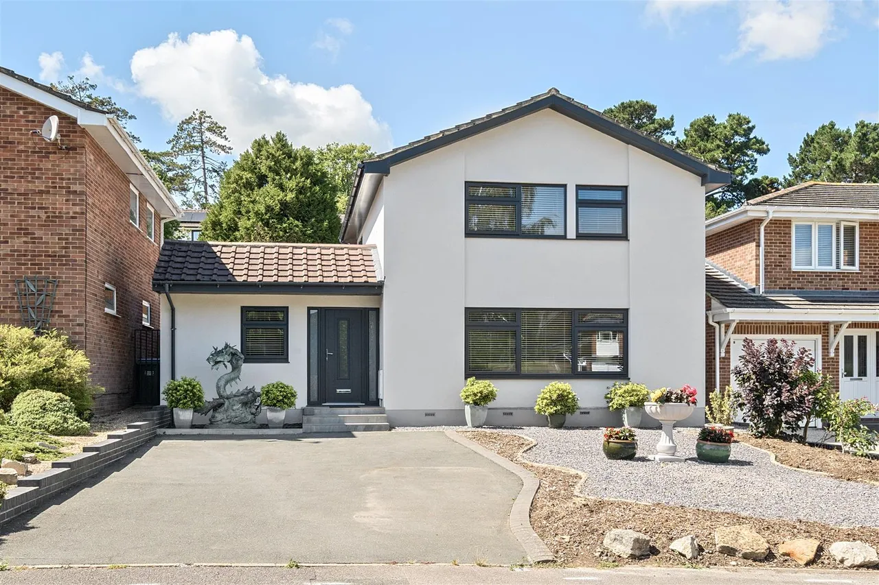 4 bed house for sale — Pitchpond Road, Warsash