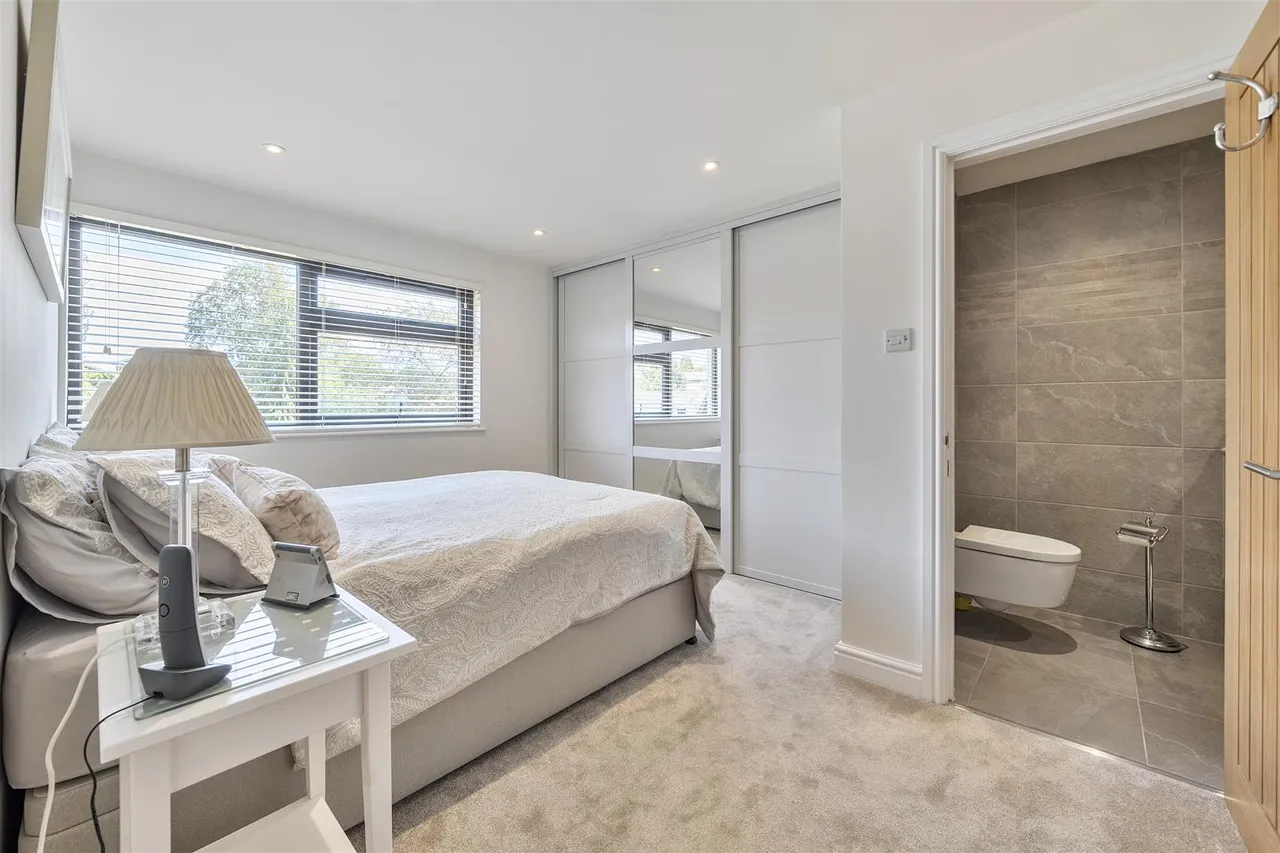 Pitchpond Road, Warsash, photo 5