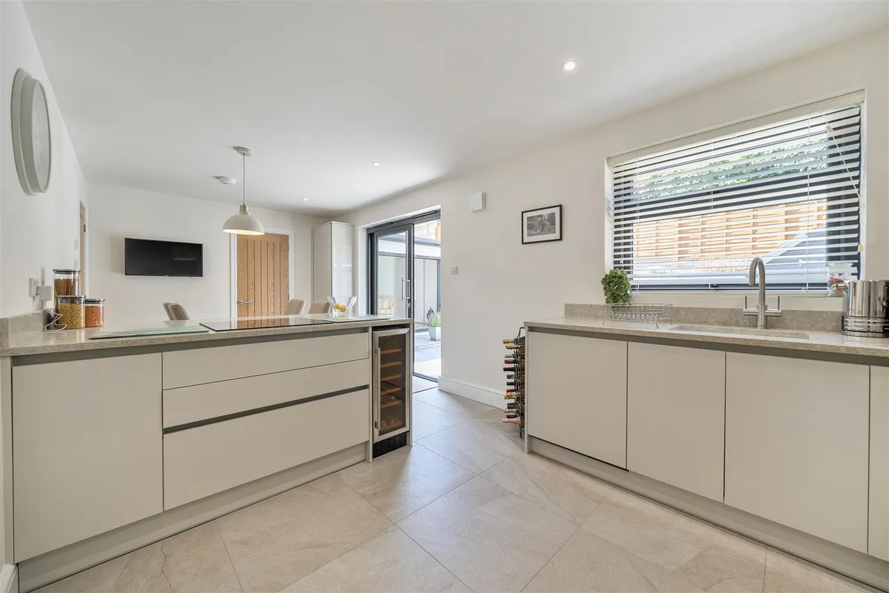 Pitchpond Road, Warsash, photo 7