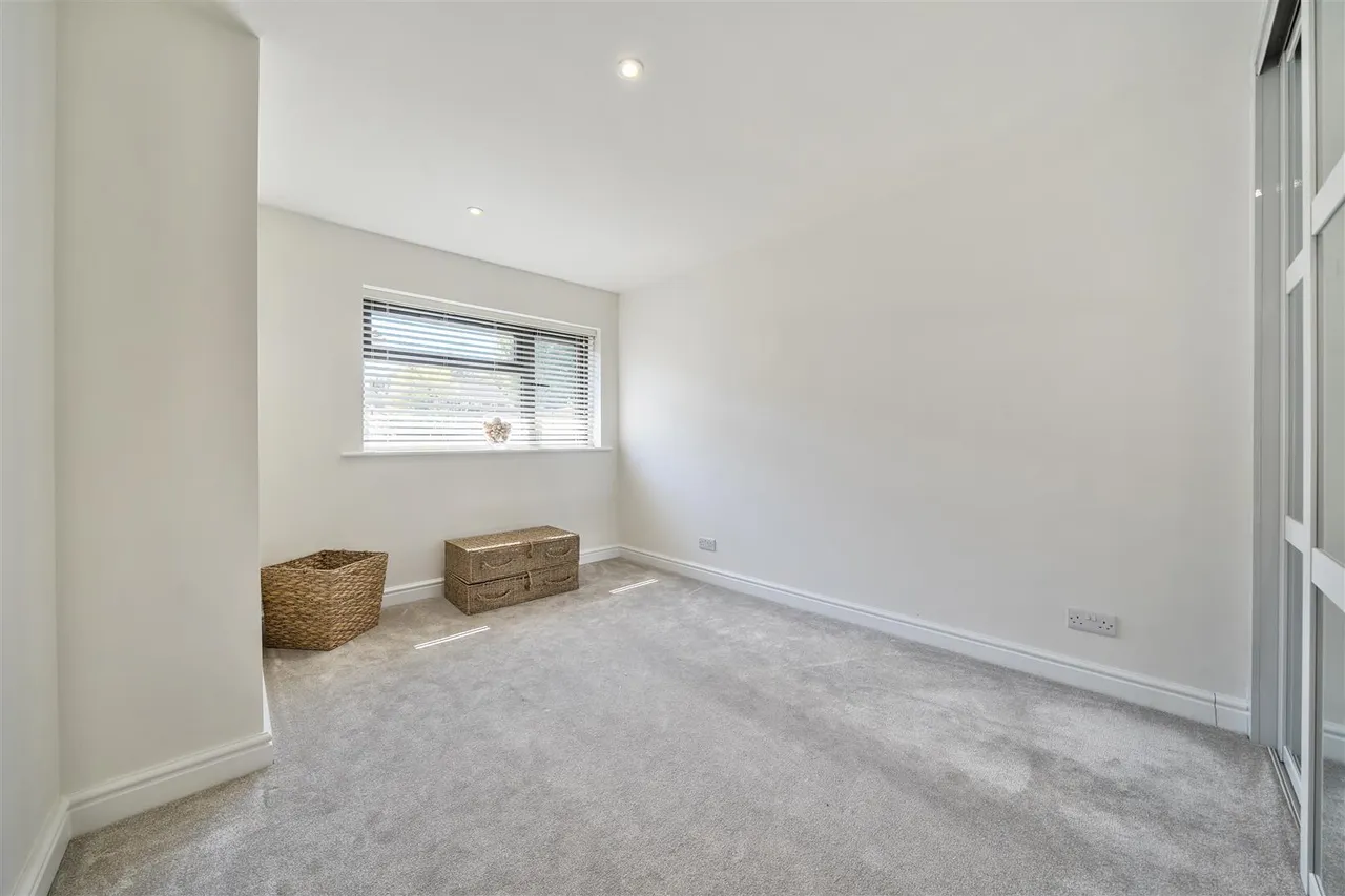 Pitchpond Road, Warsash, photo 15