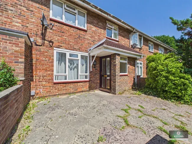 3 bed house for sale — Coney Close, Langley Green