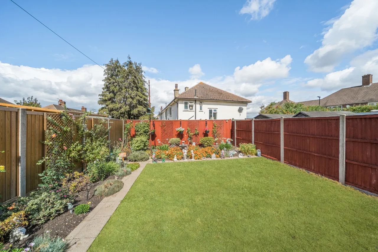 Kingsley Wood Drive, London, SE9, photo 5