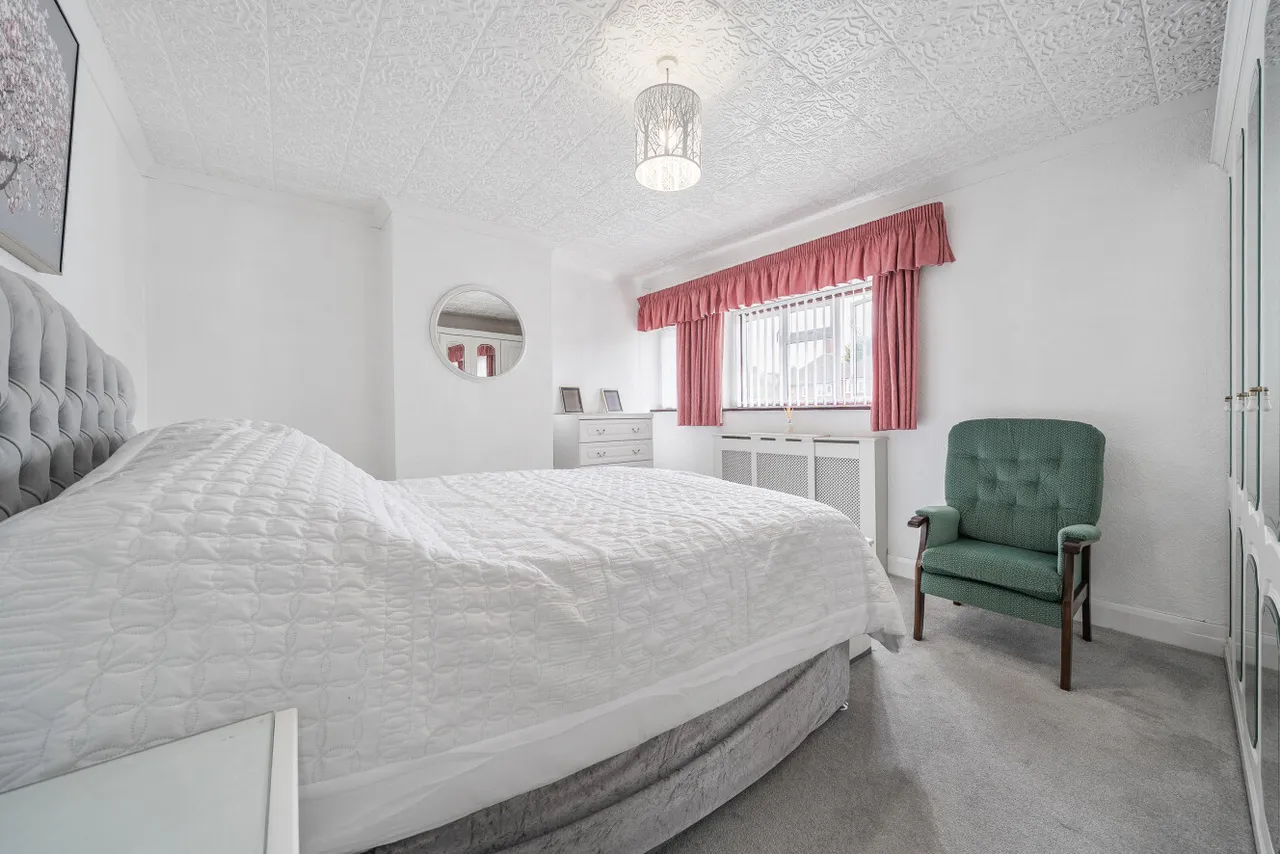 Kingsley Wood Drive, London, SE9, photo 9