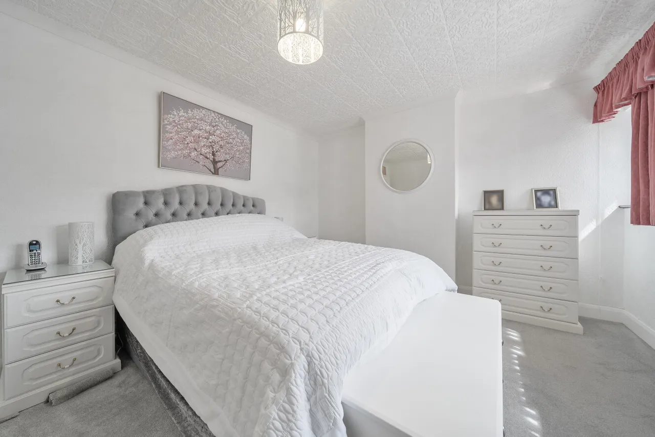 Kingsley Wood Drive, London, SE9, photo 11