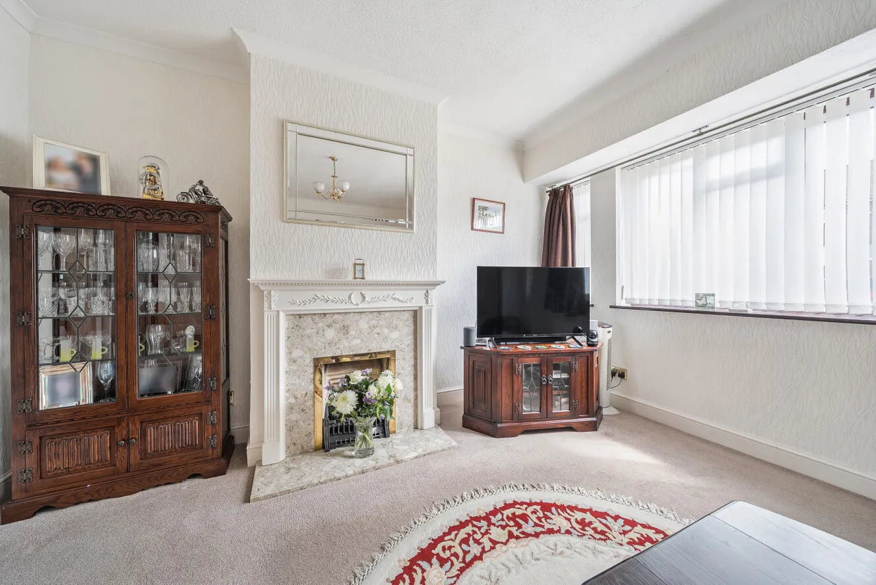 Kingsley Wood Drive, London, SE9, photo 7