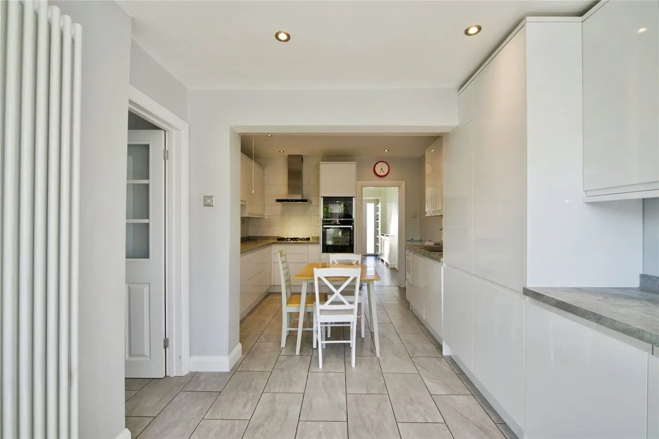 Rise Park Boulevard, Romford, RM1, photo 8