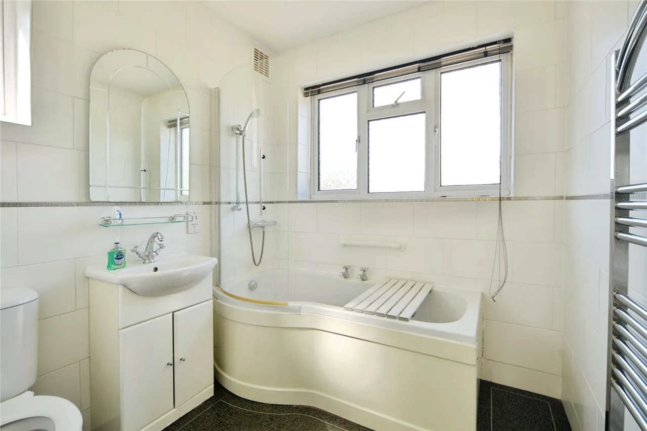 Rise Park Boulevard, Romford, RM1, photo 18