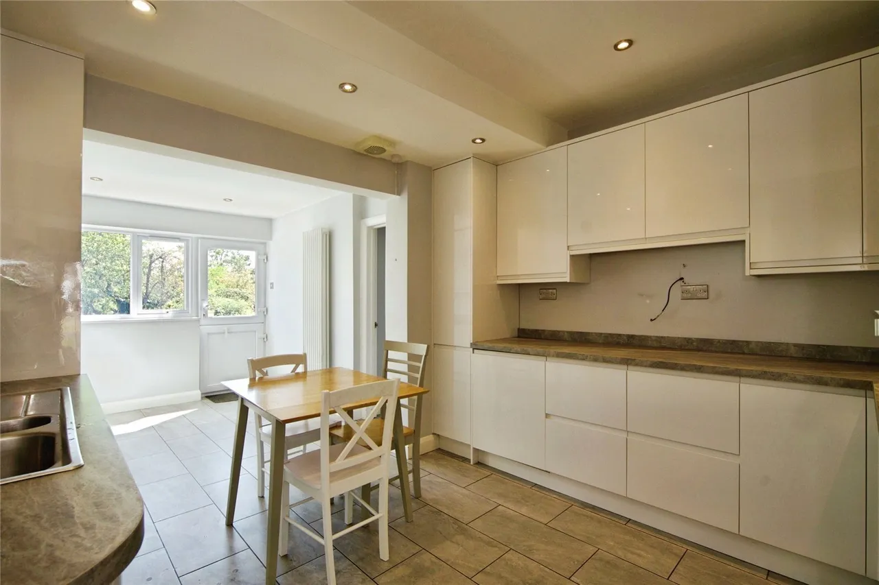 Rise Park Boulevard, Romford, RM1, photo 5